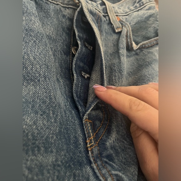 Size 28 Levi’s 501 skinny jean - Picture 5 of 12